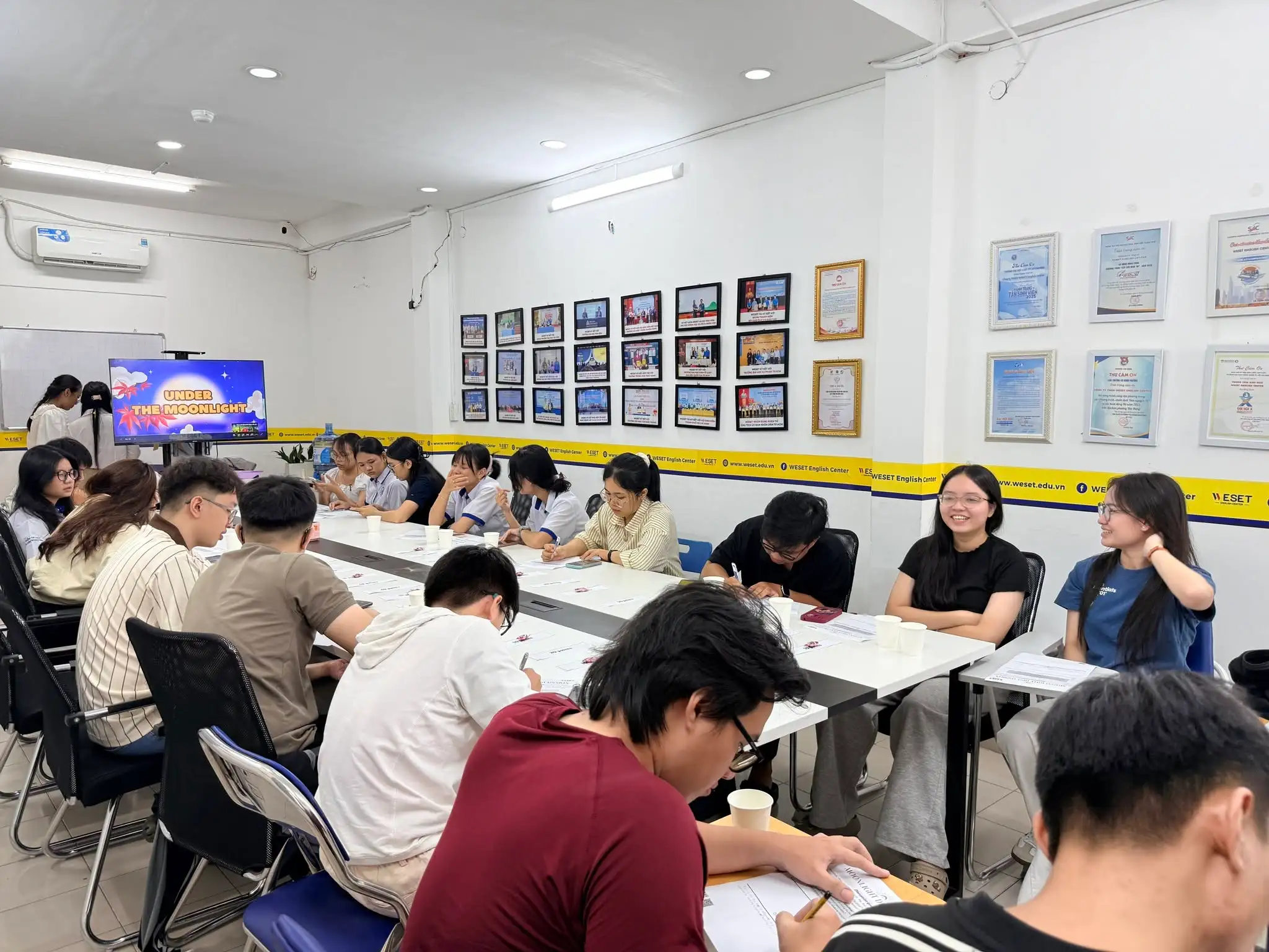 FLC Speaking Club: Luyện tiếng Anh đón Trung thu